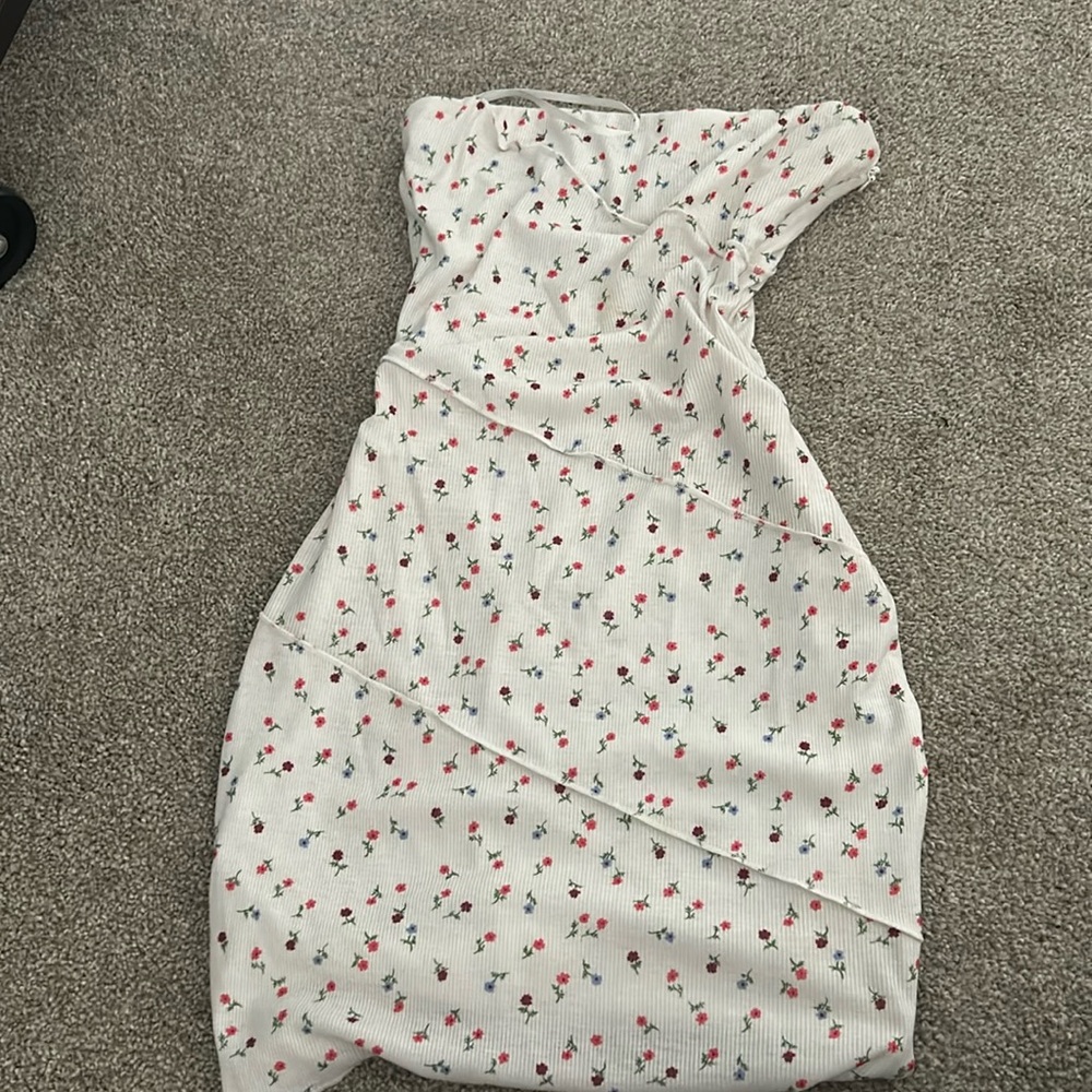White floral strapless dress